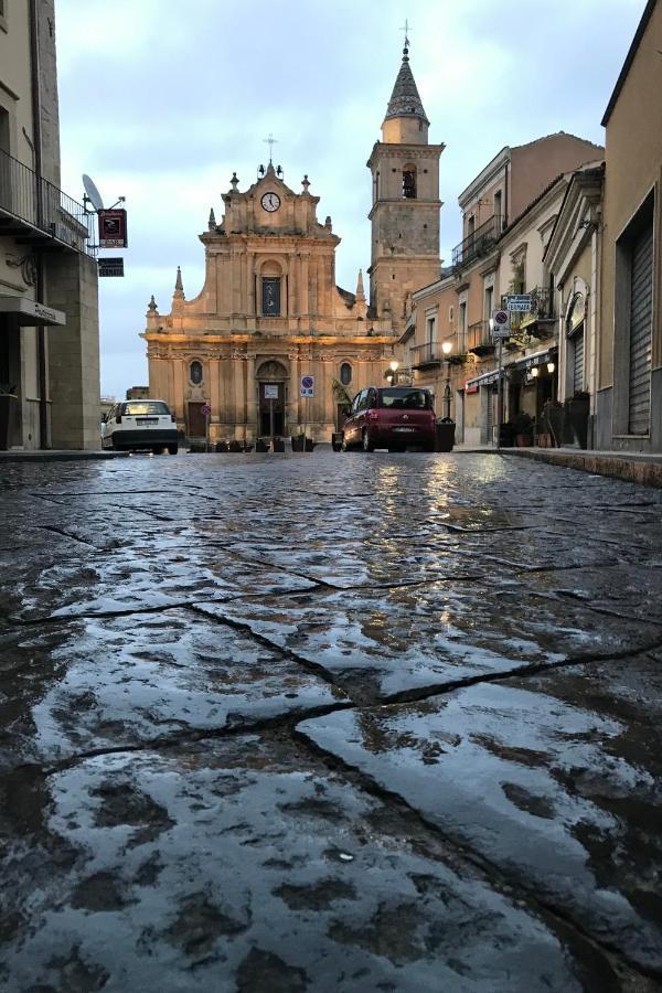 Vila Sopra La Piazza Agira Exteriér fotografie