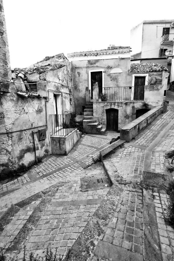 Vila Sopra La Piazza Agira Exteriér fotografie